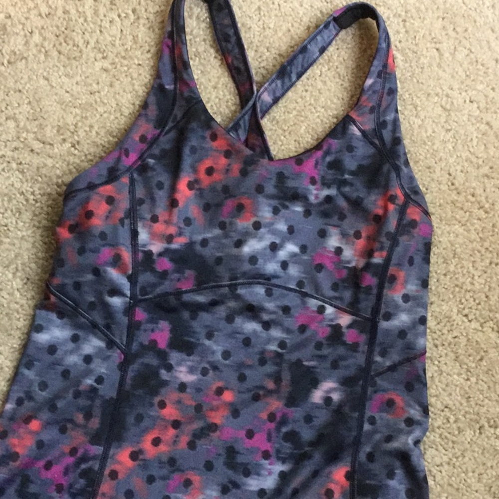 Lululemon workout tank!
